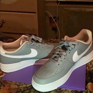 Air Force 1 low